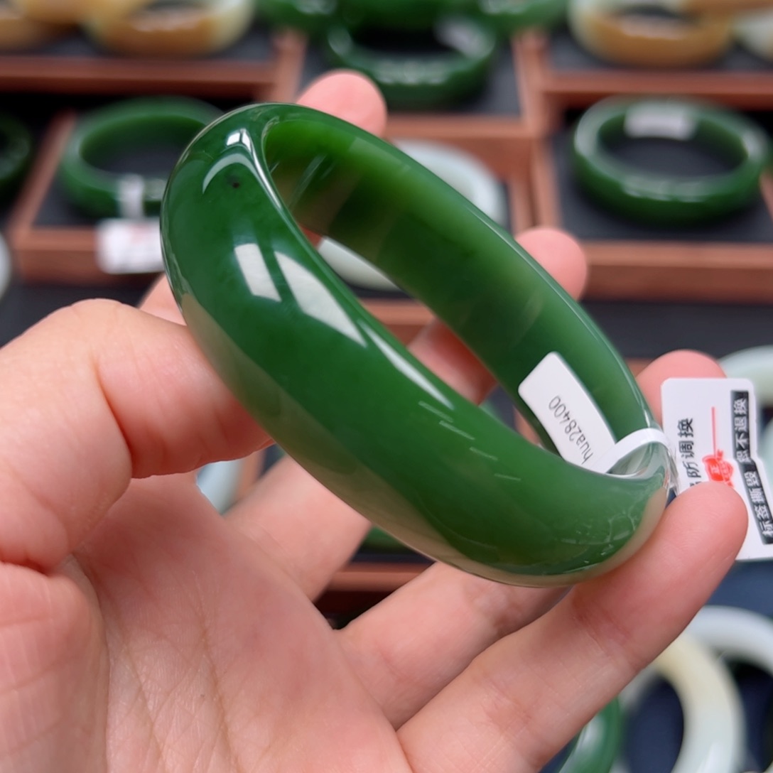 未镶嵌手镯和田玉（碧玉）6061