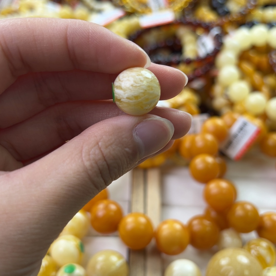 琥珀珠宝奇石未镶嵌