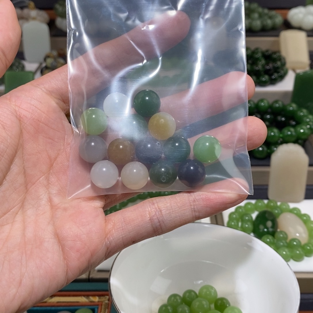 和田玉手串未镶嵌阿*卡12多宝14颗