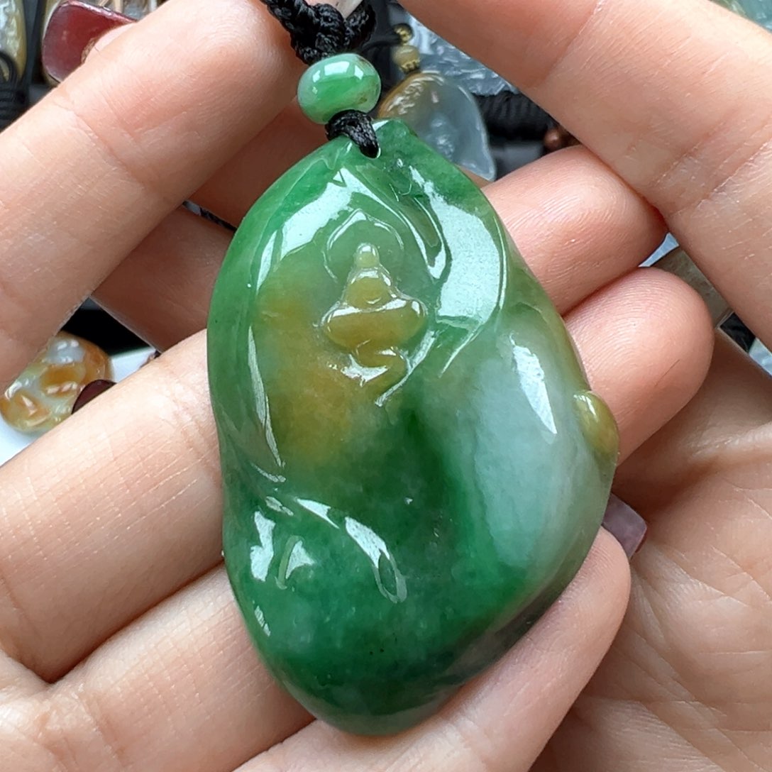 翡翠颈饰未镶嵌悟道