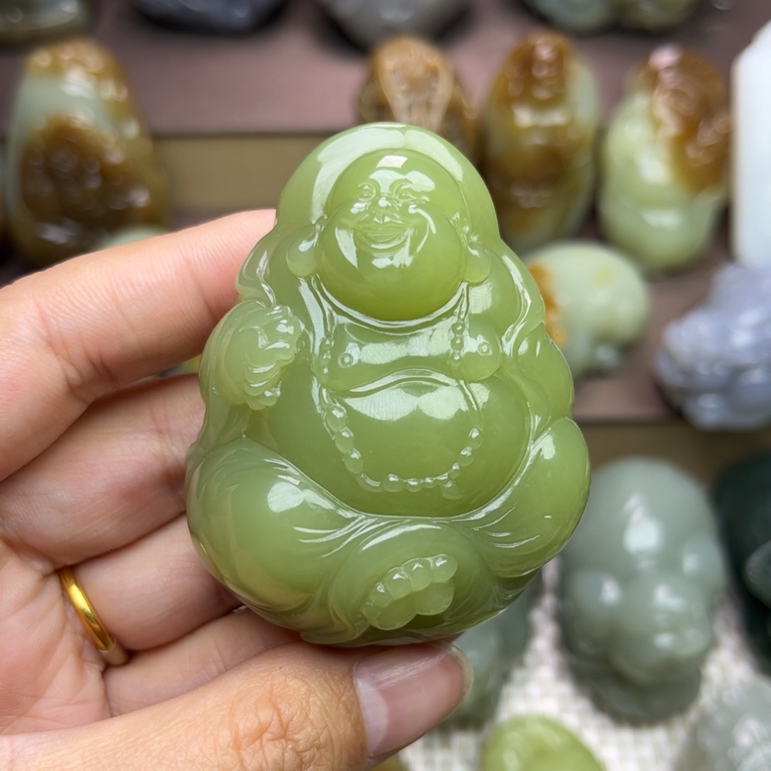 和田玉未镶嵌把件