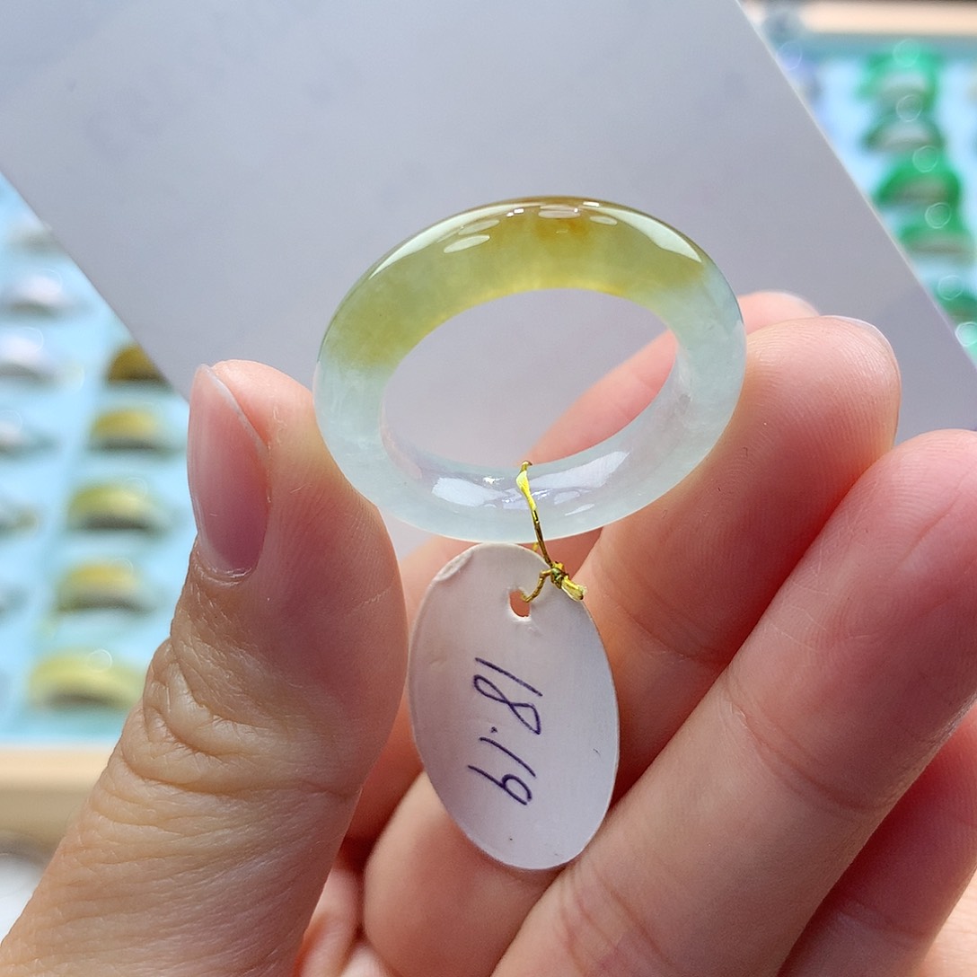 翡翠戒指未镶嵌1819圈