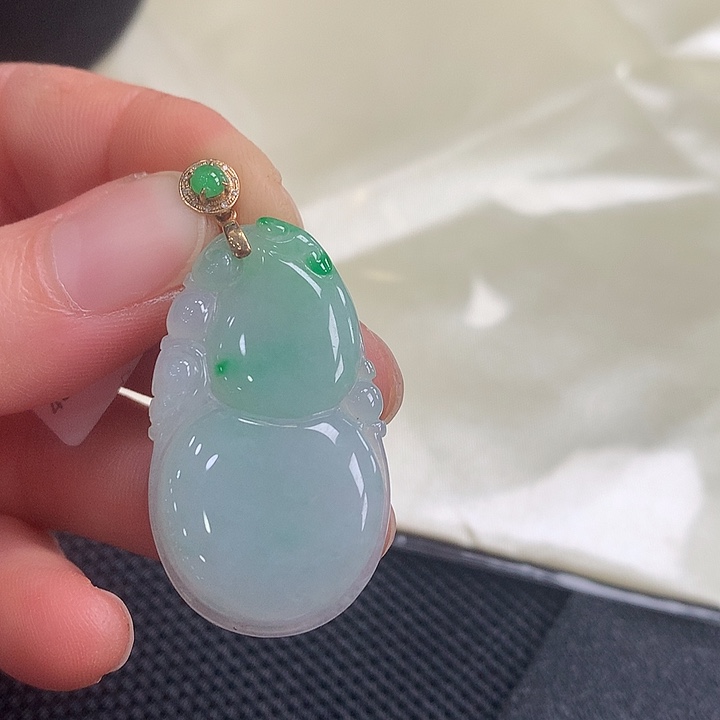 翡翠颈饰18K金镶嵌葫芦