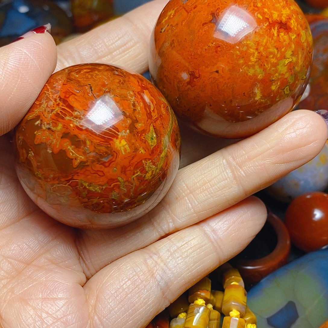 天***。玛瑙/玉髓未镶嵌颈饰