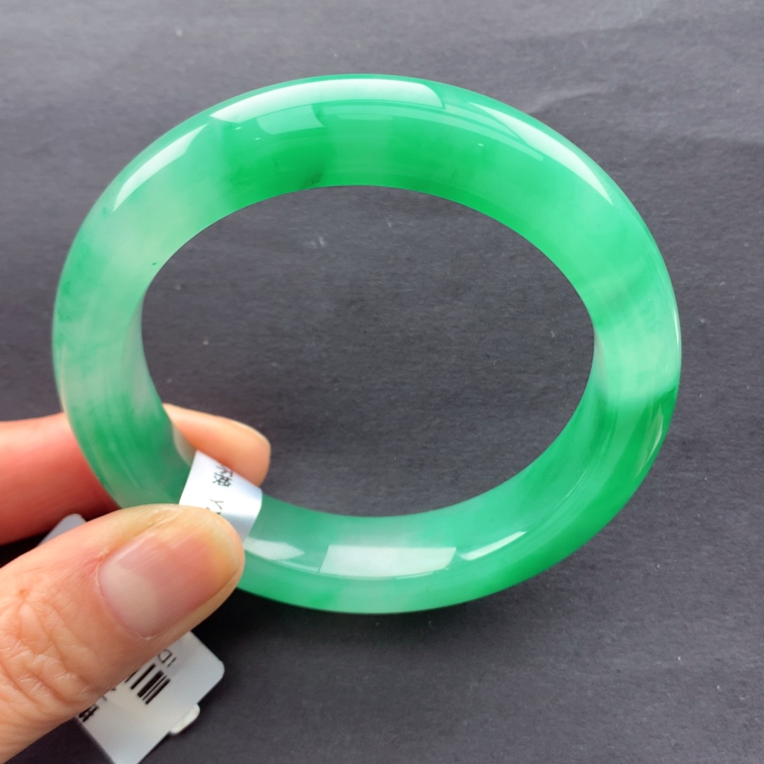 【闪购商品】未镶嵌手镯石英质玉