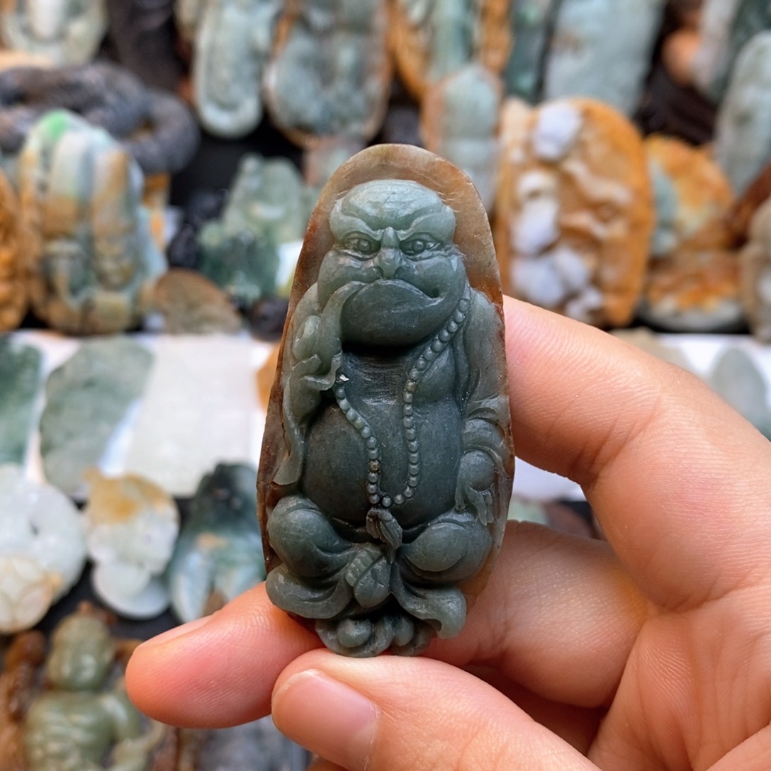 定制翡翠未镶嵌特色1