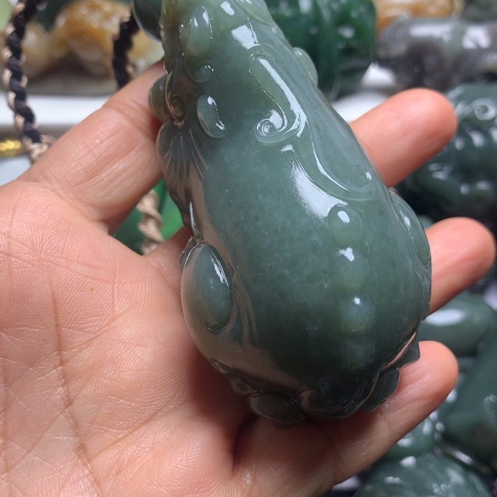 西***哥和田玉未镶嵌颈饰