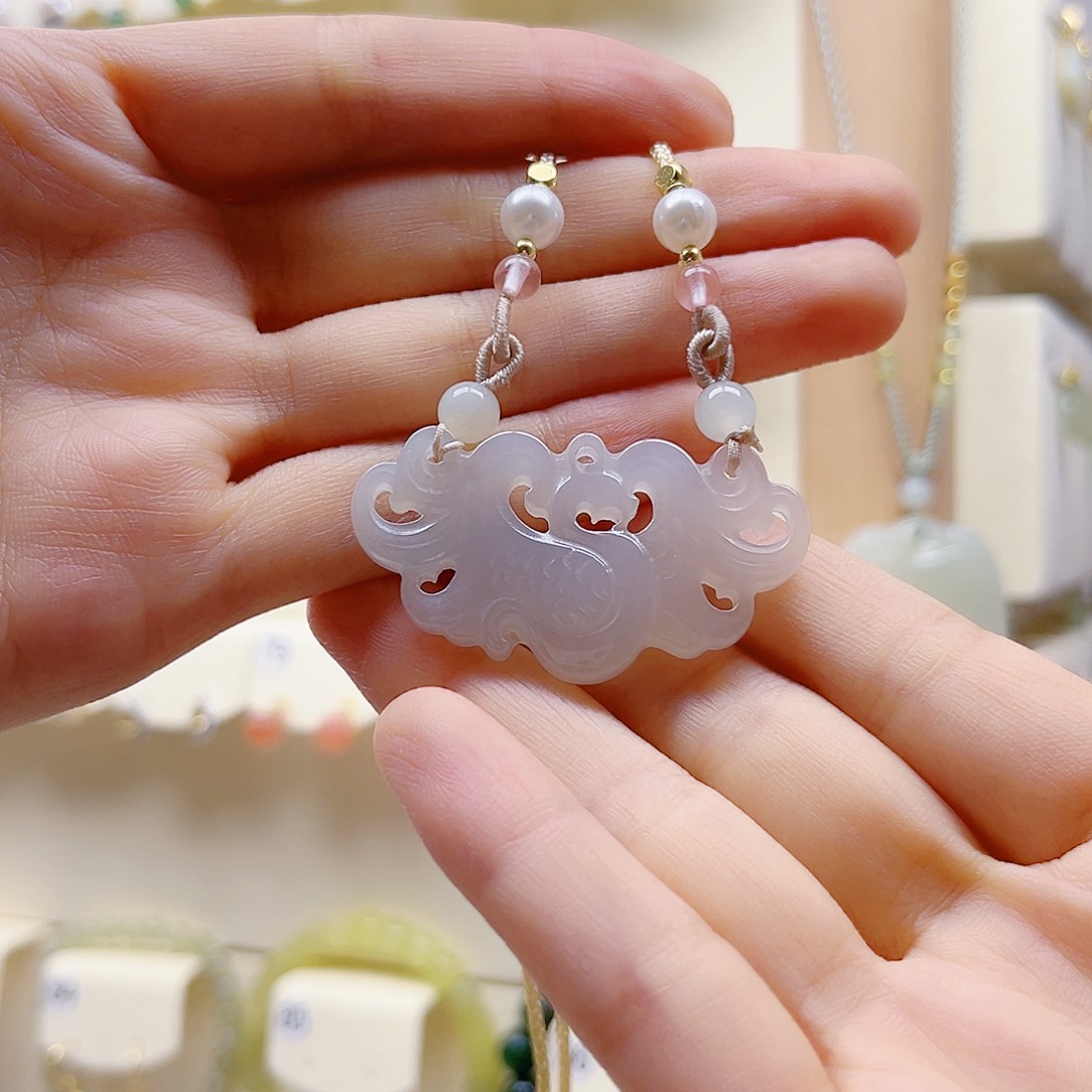 一****和田玉未镶嵌吊坠(赠链)