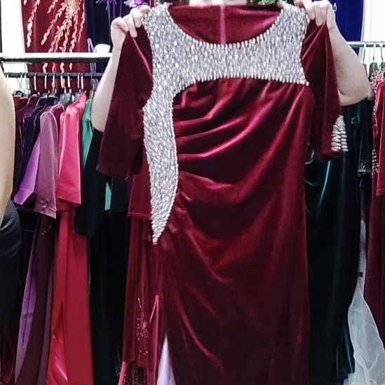 O***服酒红色金丝绒重工长款礼服裙3XL