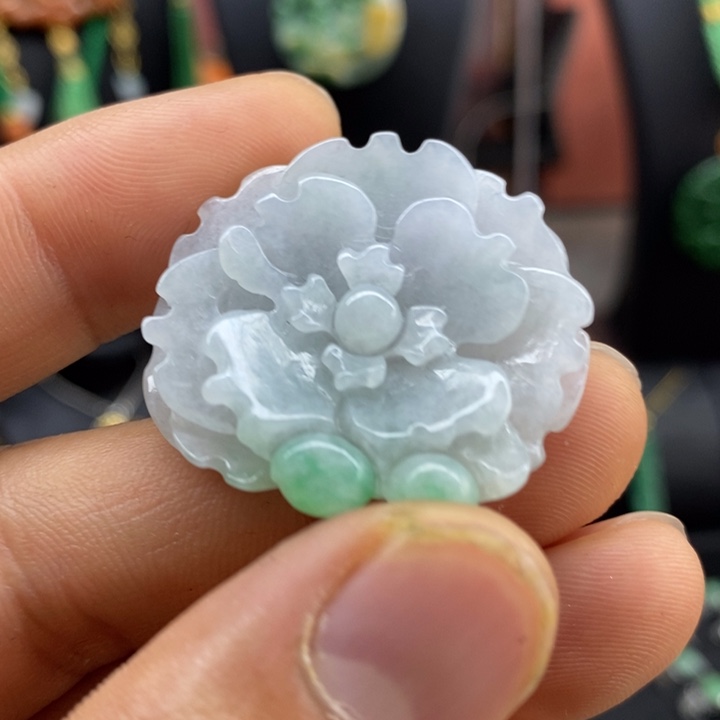 翡翠颈饰未镶嵌吊坠