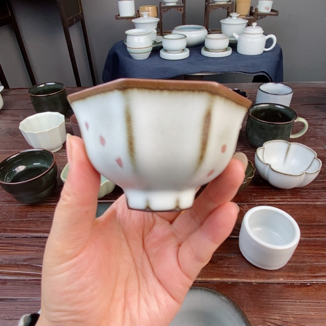 铁胎月白八方杯 开片 点彩 