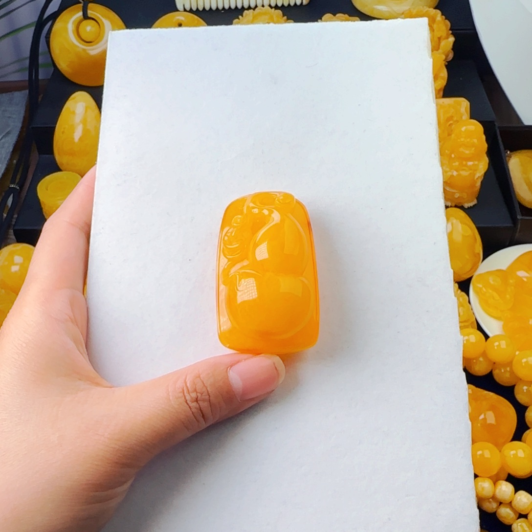 琥珀颈饰未镶嵌葫芦吊坠