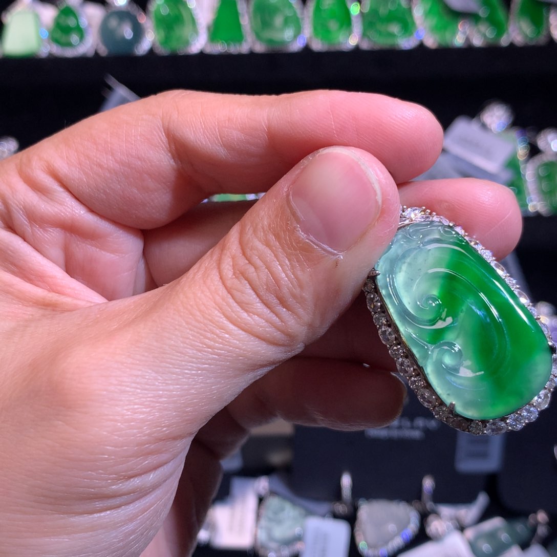 【闪购商品】颈饰银S925镶嵌翡翠