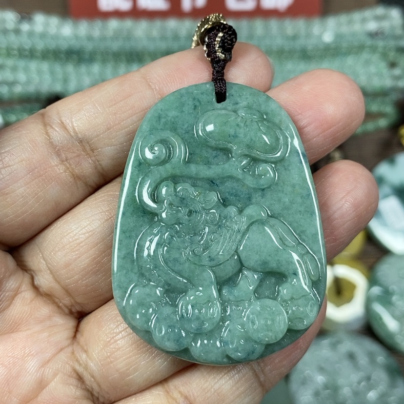 【闪购商品】翡翠颈饰未镶嵌玉吊坠翡翠玉飞天貔貅牌八方来财