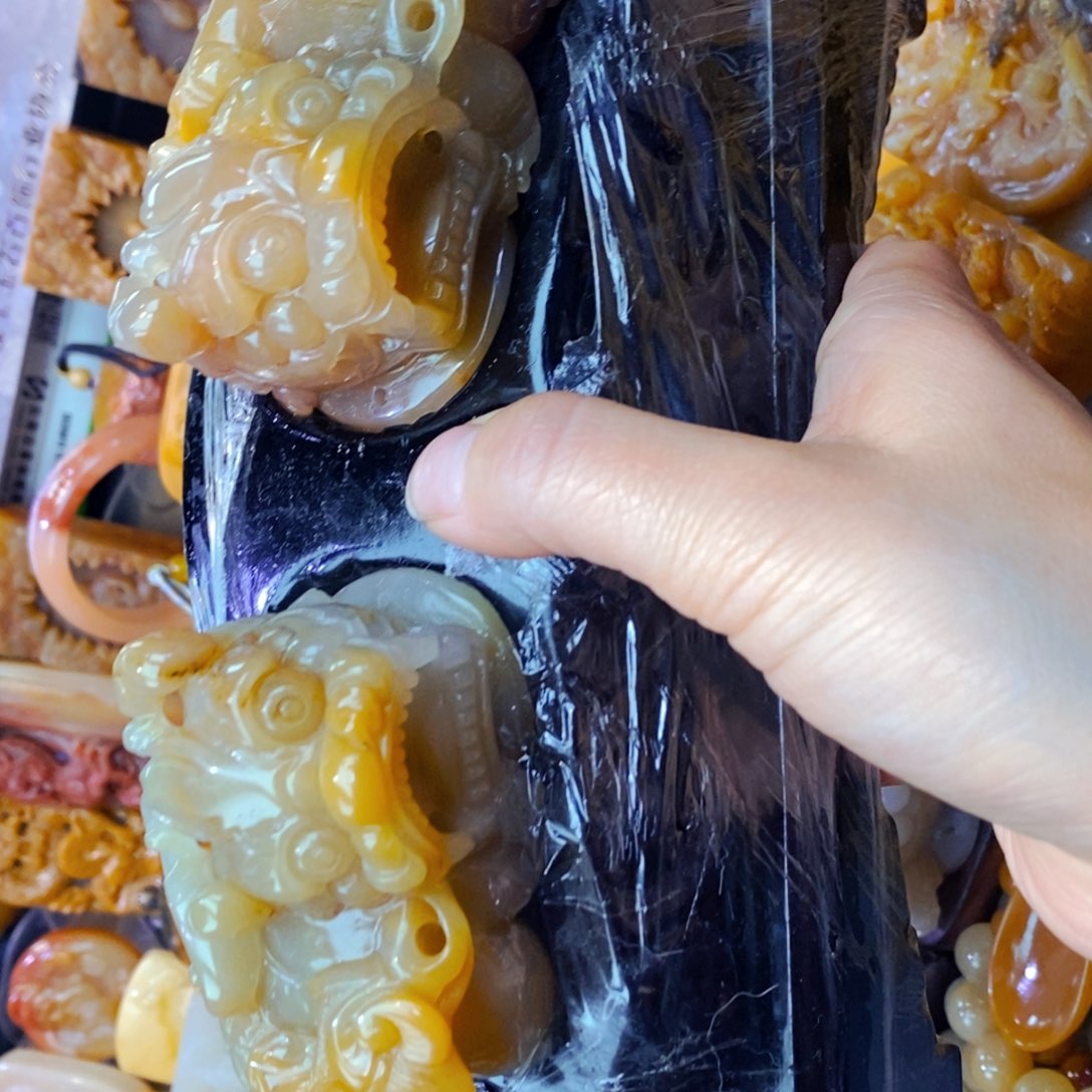 未镶嵌石英质玉（黄龙玉）项链