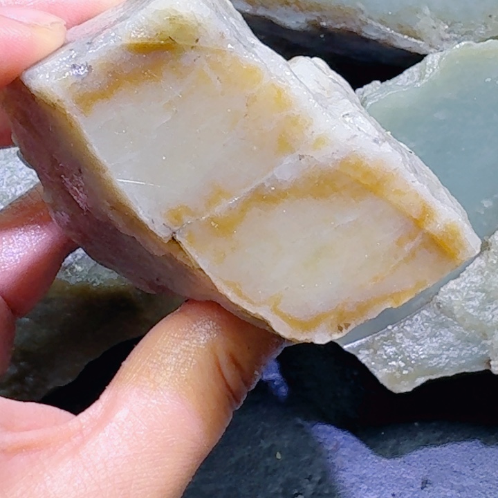 和田玉未镶嵌珠宝半成品