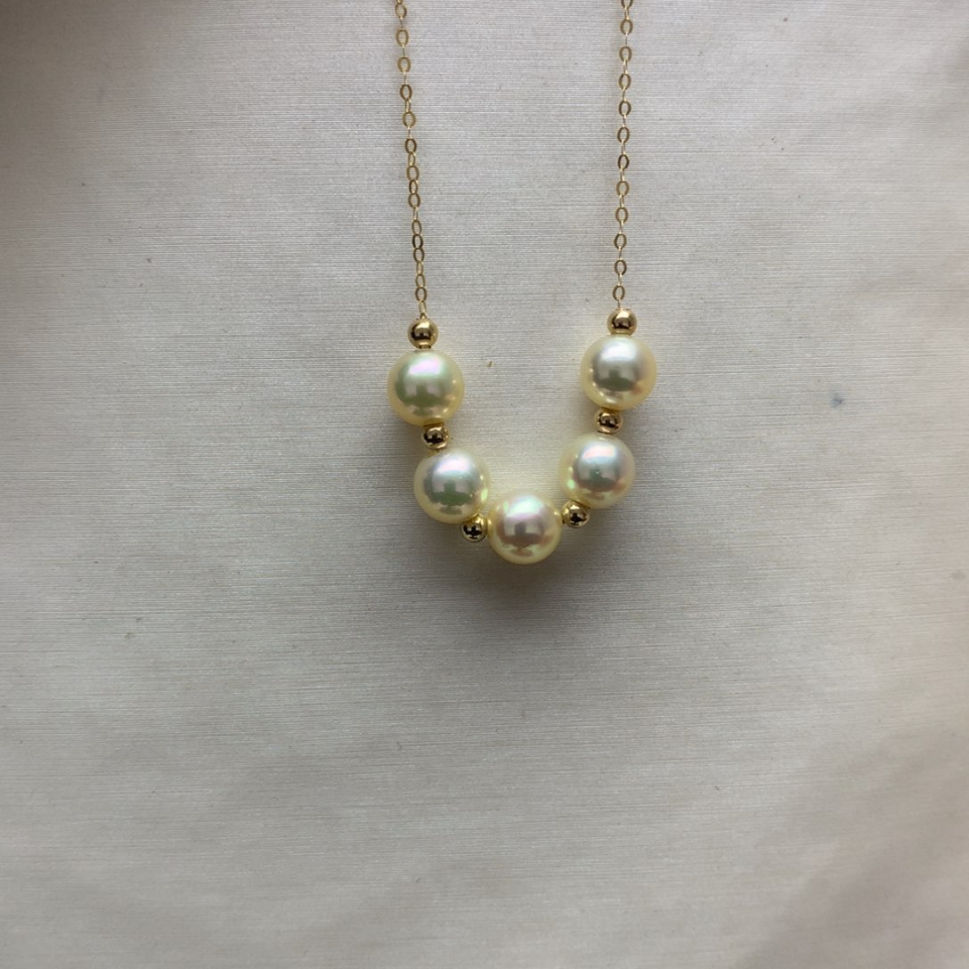 海水珍珠颈饰18K金镶嵌6-7羽皇金五珠微笑链