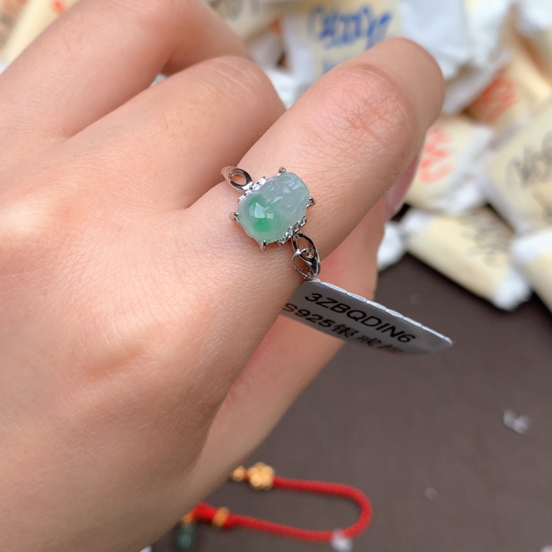 【闪购商品】翡翠戒指银S925镶嵌一