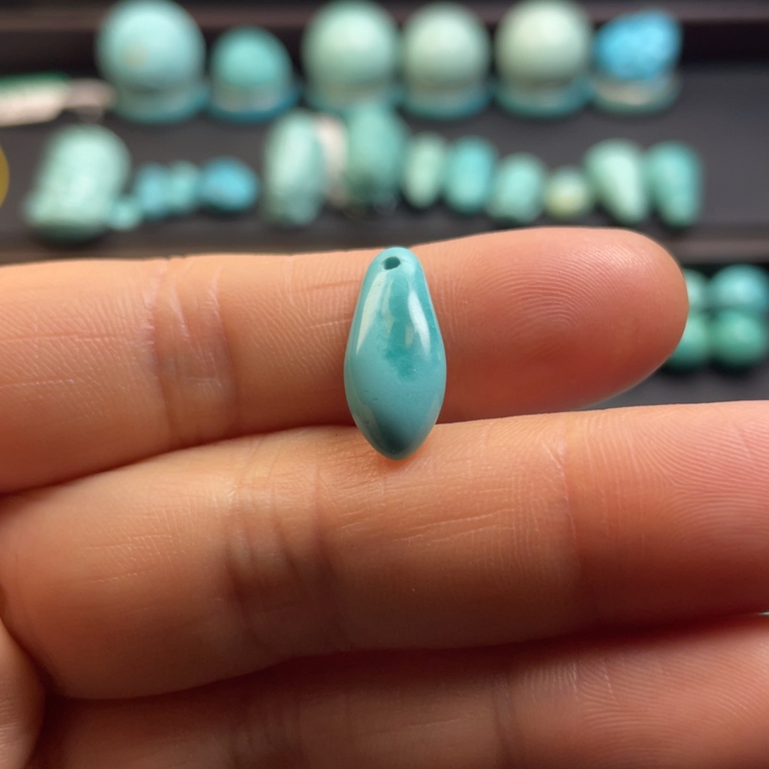 绿松石颈饰未镶嵌