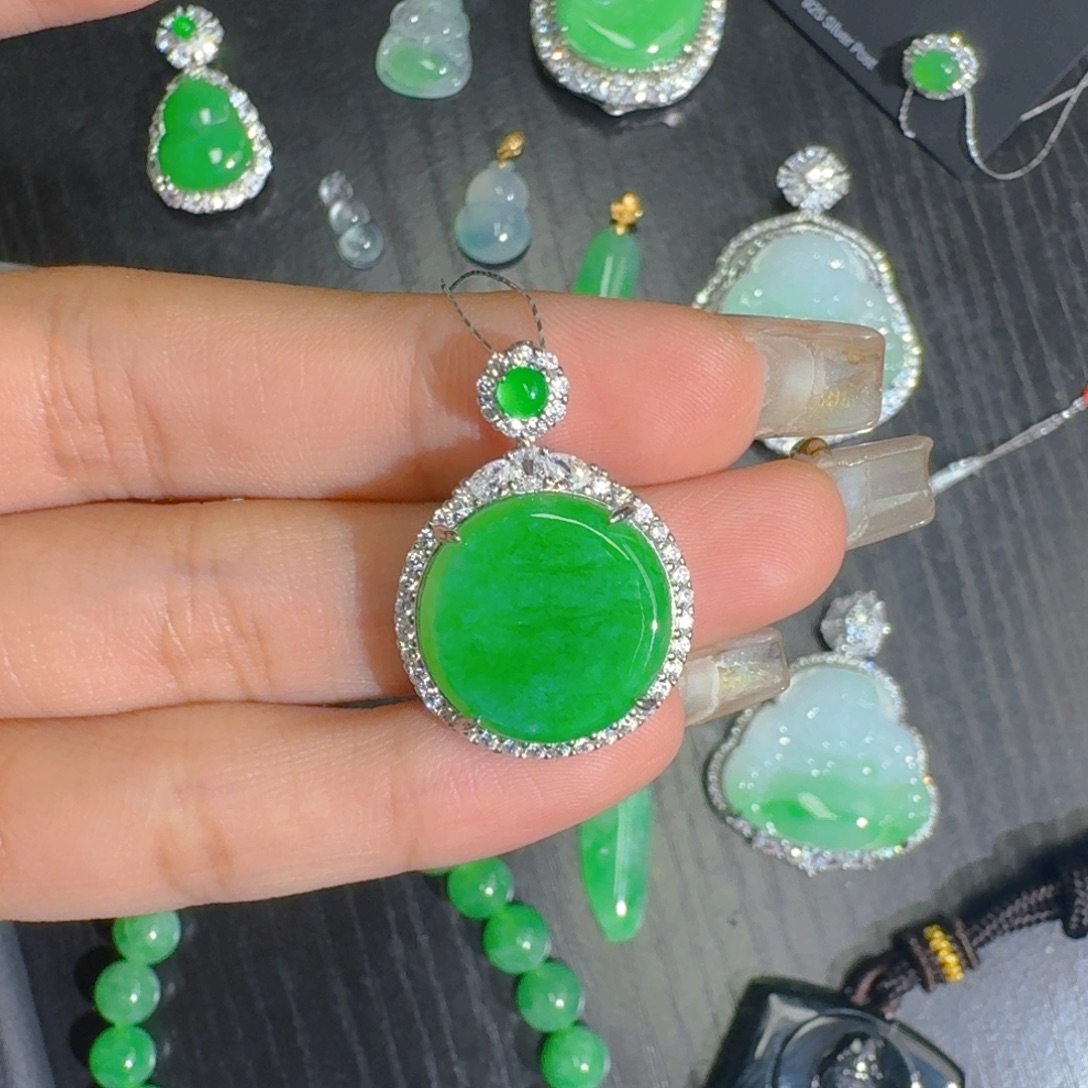 翡翠未镶嵌吊坠(不含链)