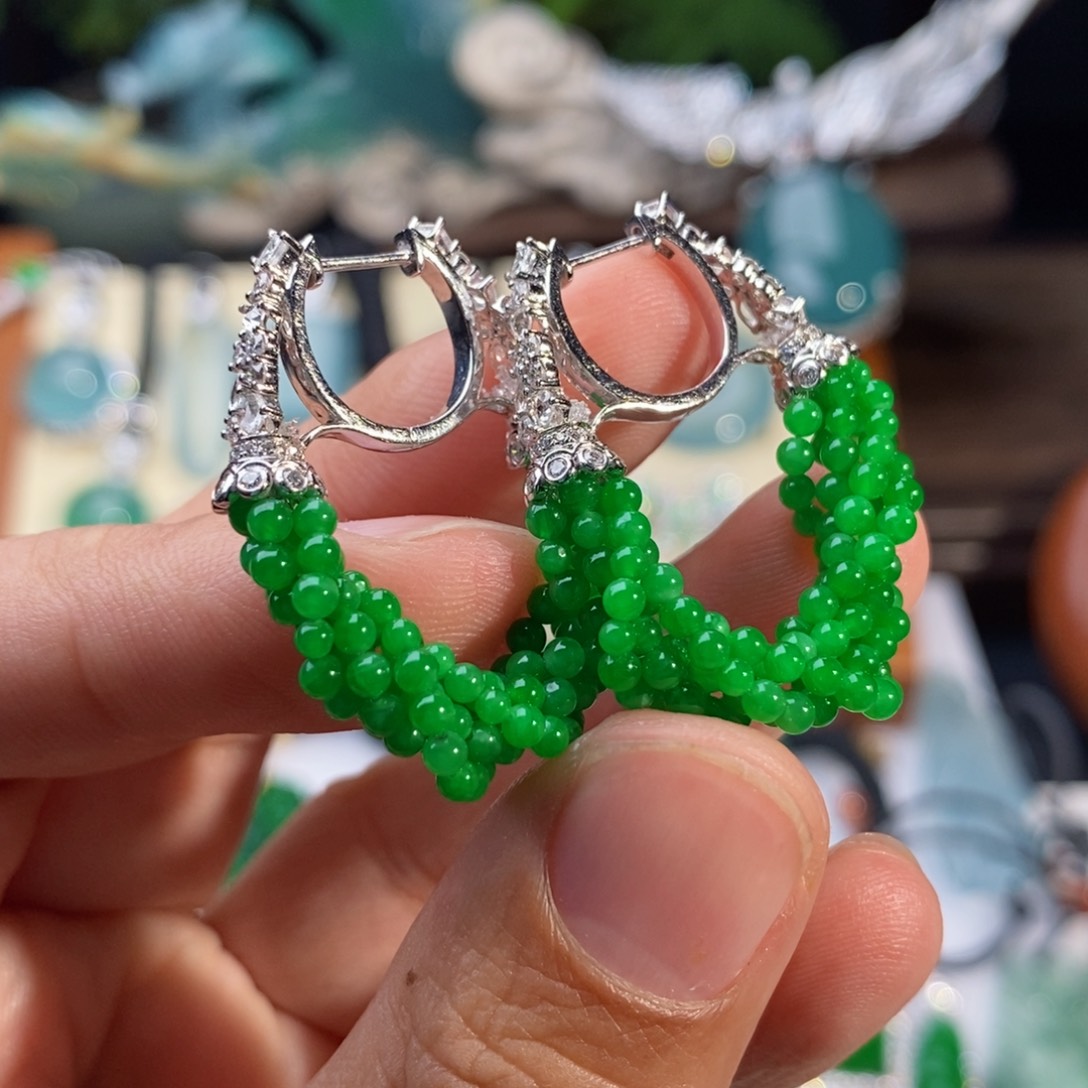 翡翠耳饰18K金镶嵌冰阳绿米珠耳环