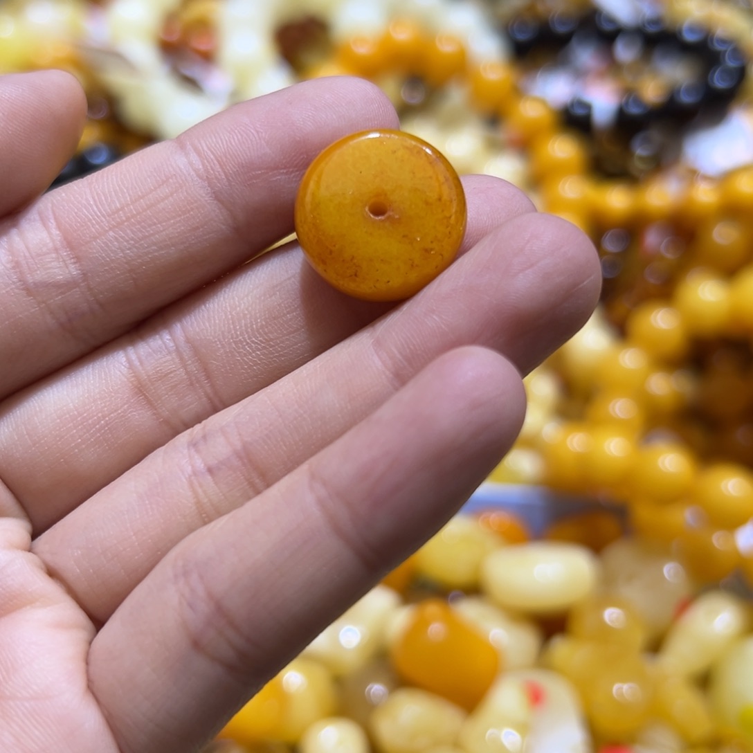 琥珀珠宝奇石未镶嵌