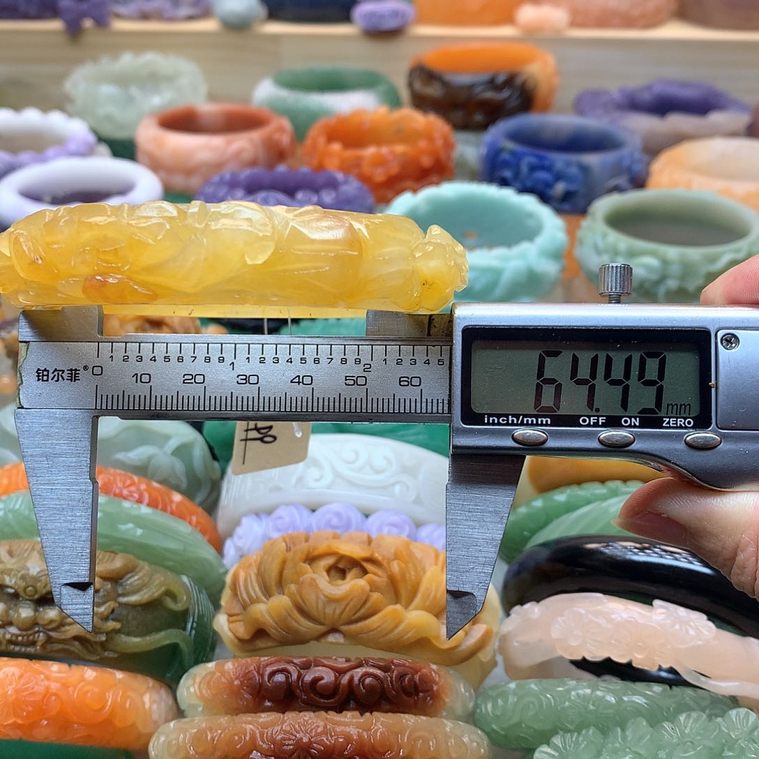 未镶嵌手镯石英质玉