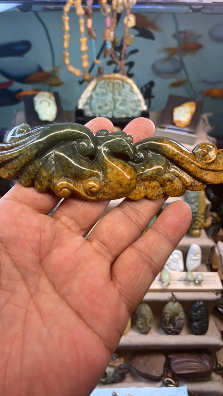 岫岩河磨玉凤凰展翅手把件