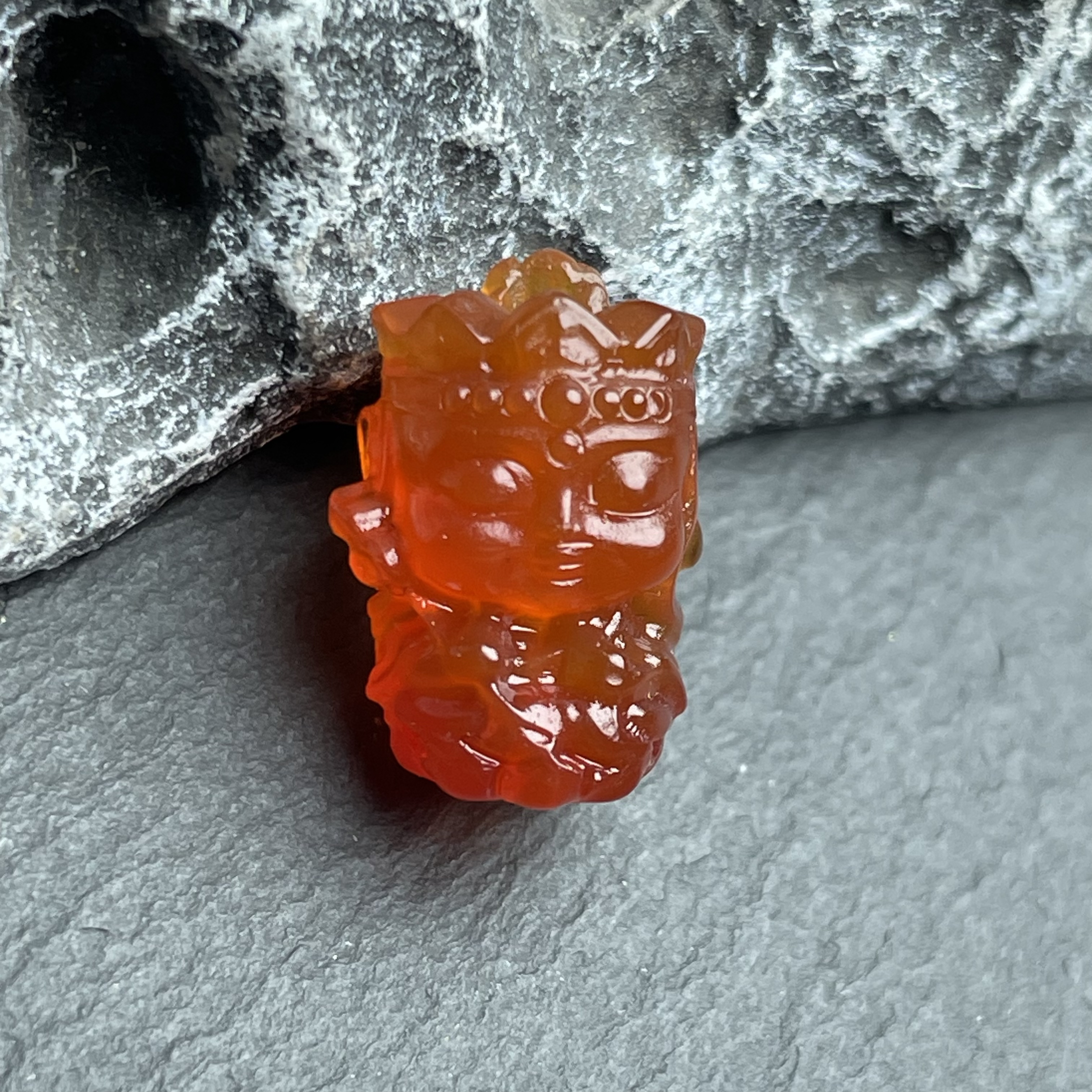 地藏王菩萨 精工红玛瑙雕刻件 10×17单珠