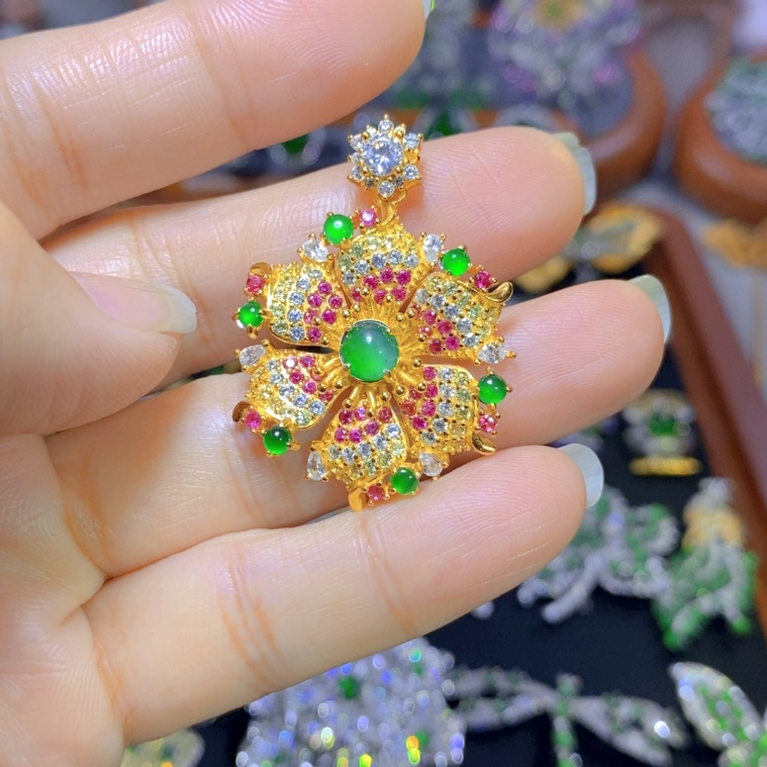 翡翠颈饰银S925镶嵌天然翡翠