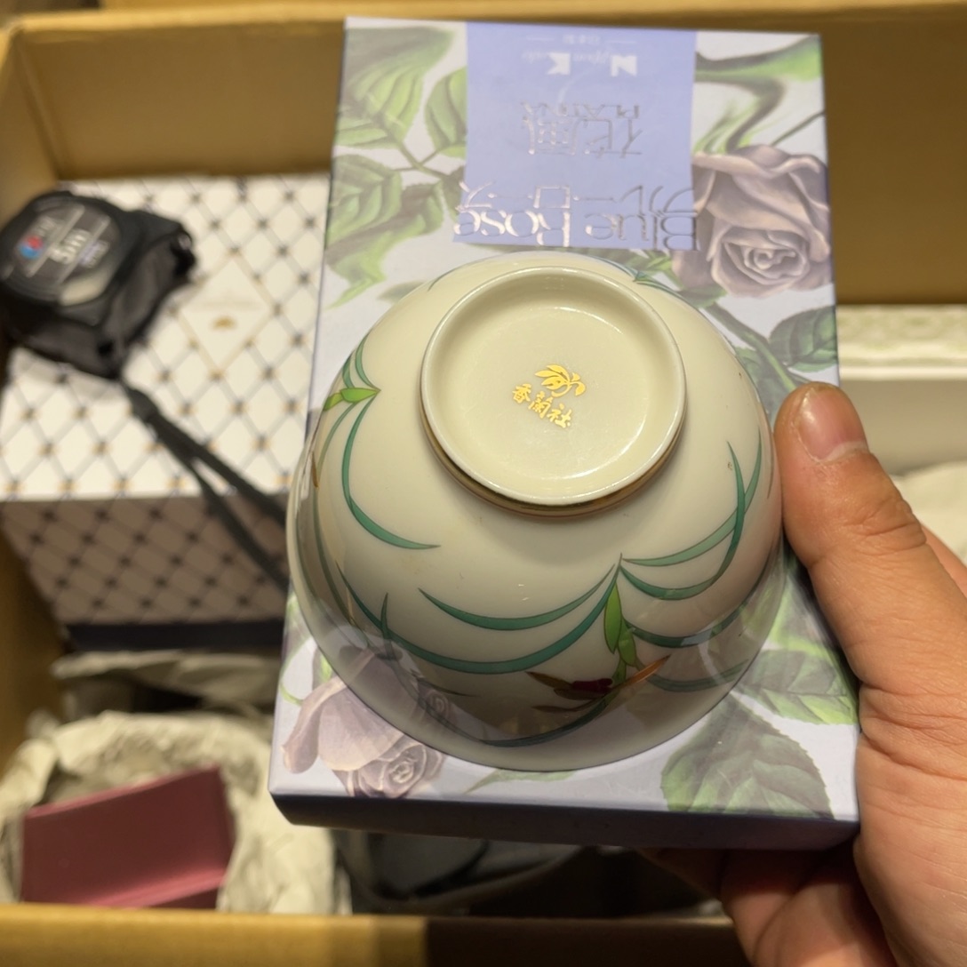 y***a中古物品，谨慎参拍