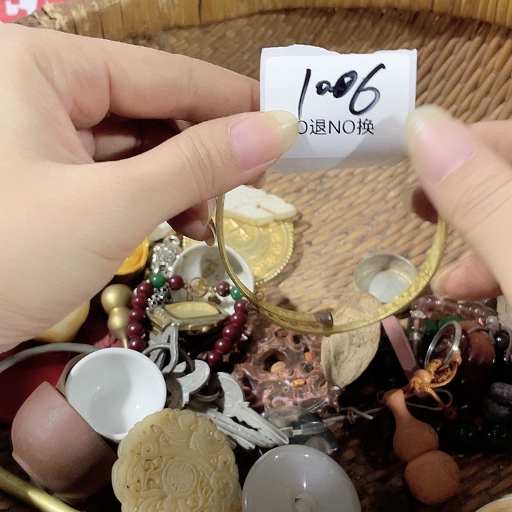 你***吗琉璃/树脂/塑料类1006号工艺品