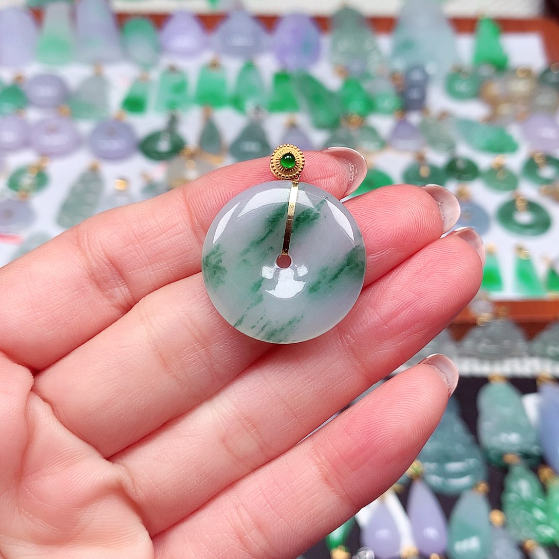 翡翠颈饰18K金镶嵌天然翡翠A货