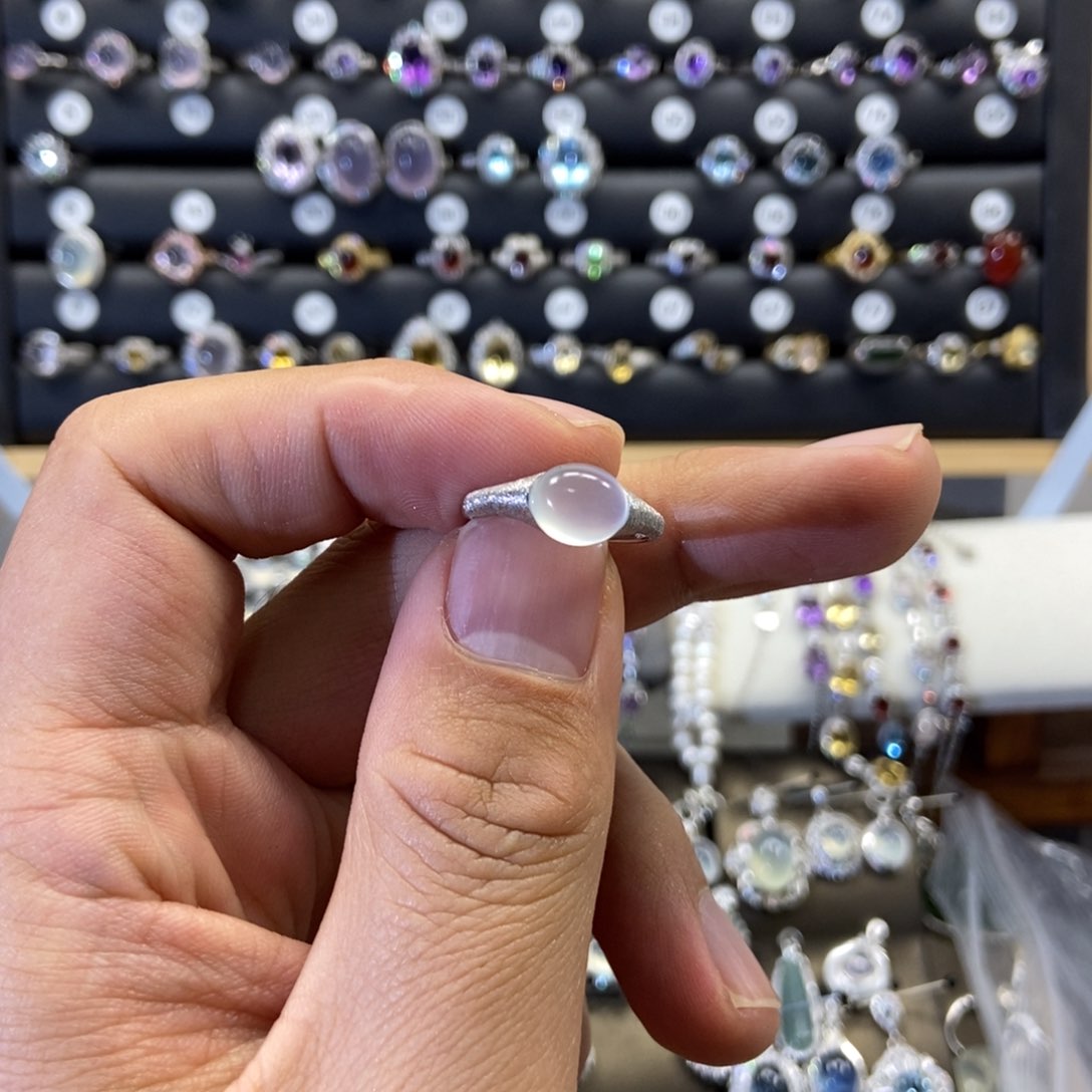 银S925镶嵌蛇纹石玉珠宝奇石苏**?