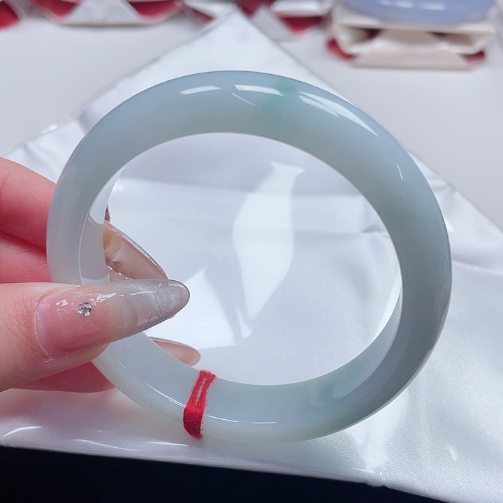 翡翠手镯未镶嵌缅甸