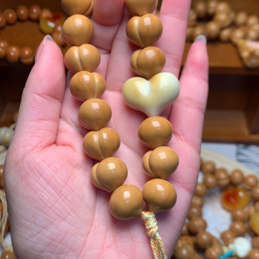 猴头核桃把件15高定屁桃手持爱心