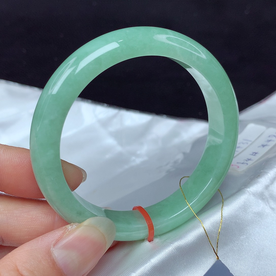 翡翠手镯未镶嵌54圈431