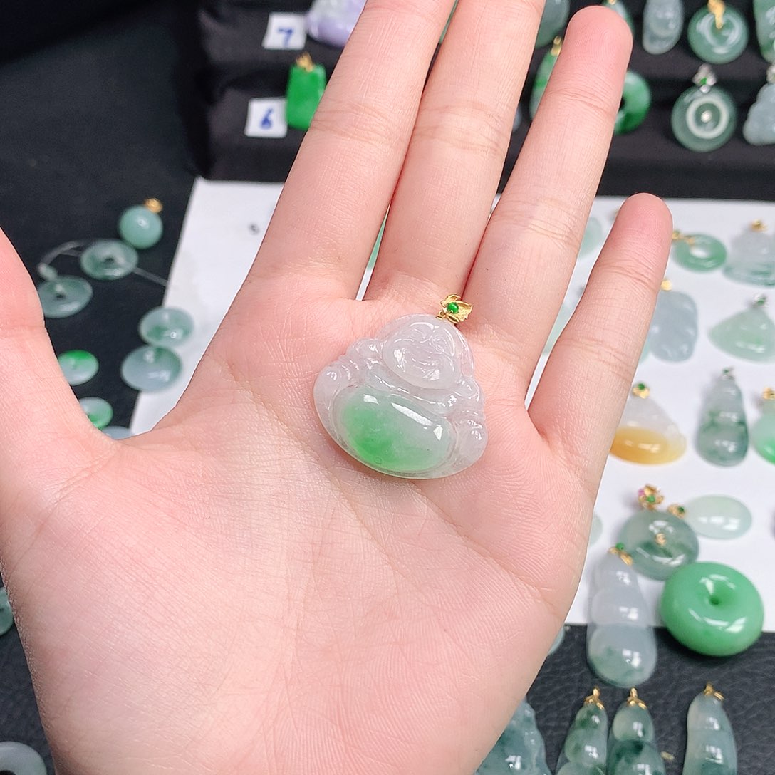 翡翠颈饰未镶嵌翡翠