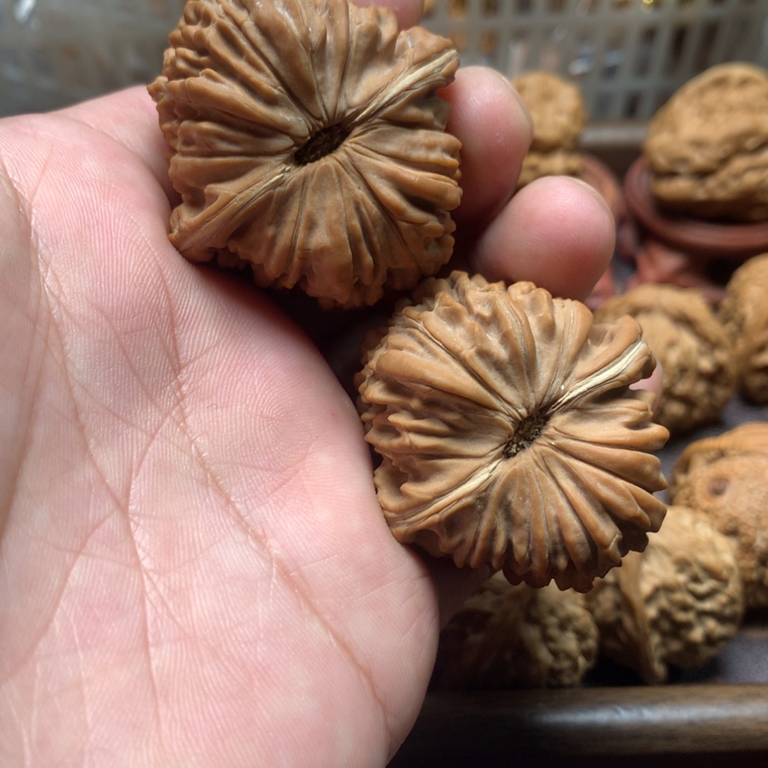 ****P文玩核桃吊坠四座楼 打底不退换