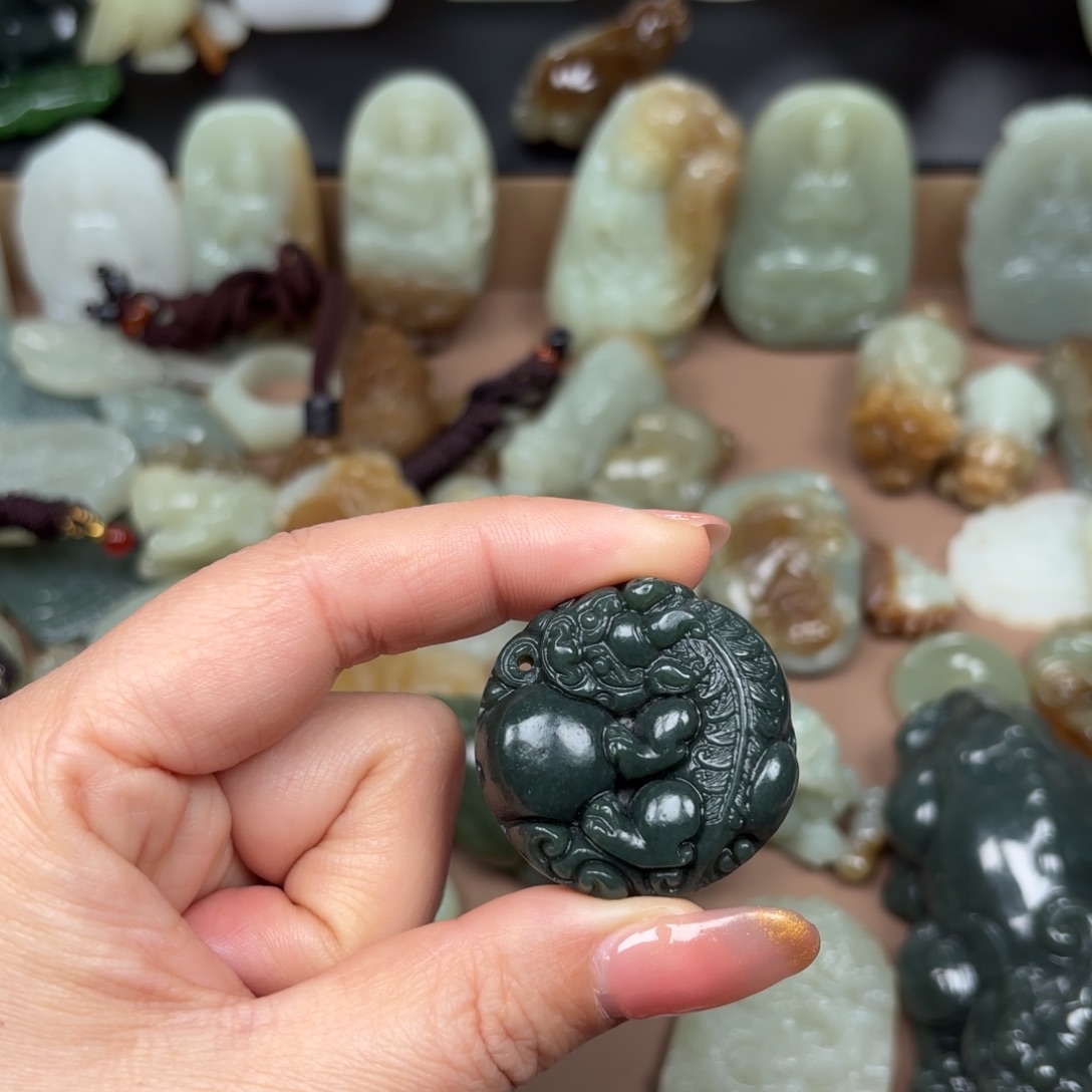 和田玉颈饰未镶嵌