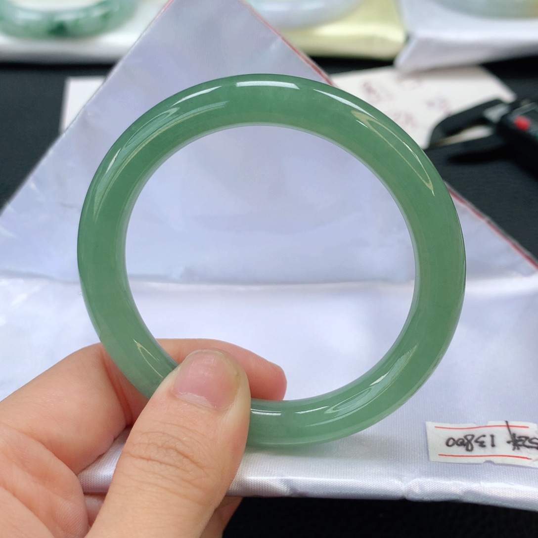 翡翠手镯未镶嵌翡翠手镯52