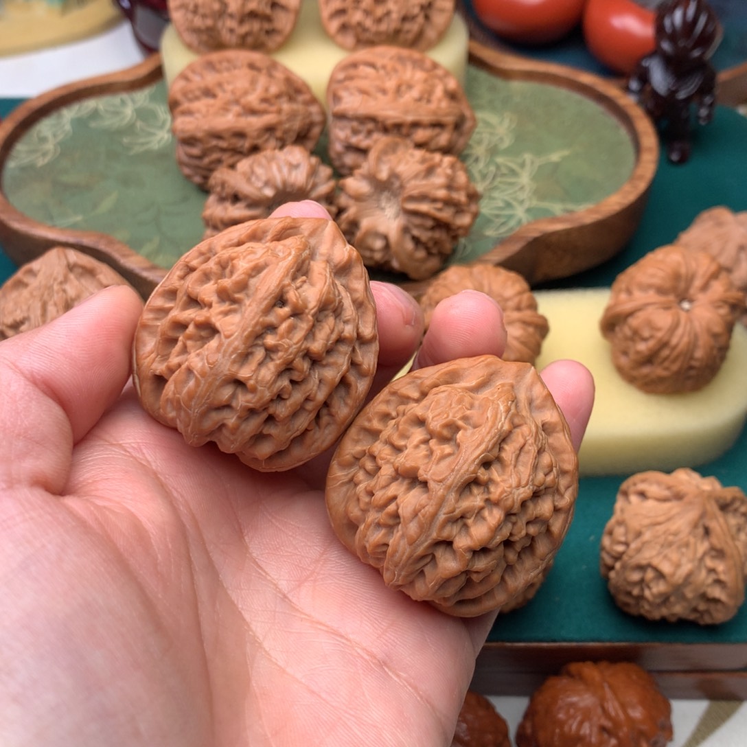 文玩核桃把件红锦鲤39