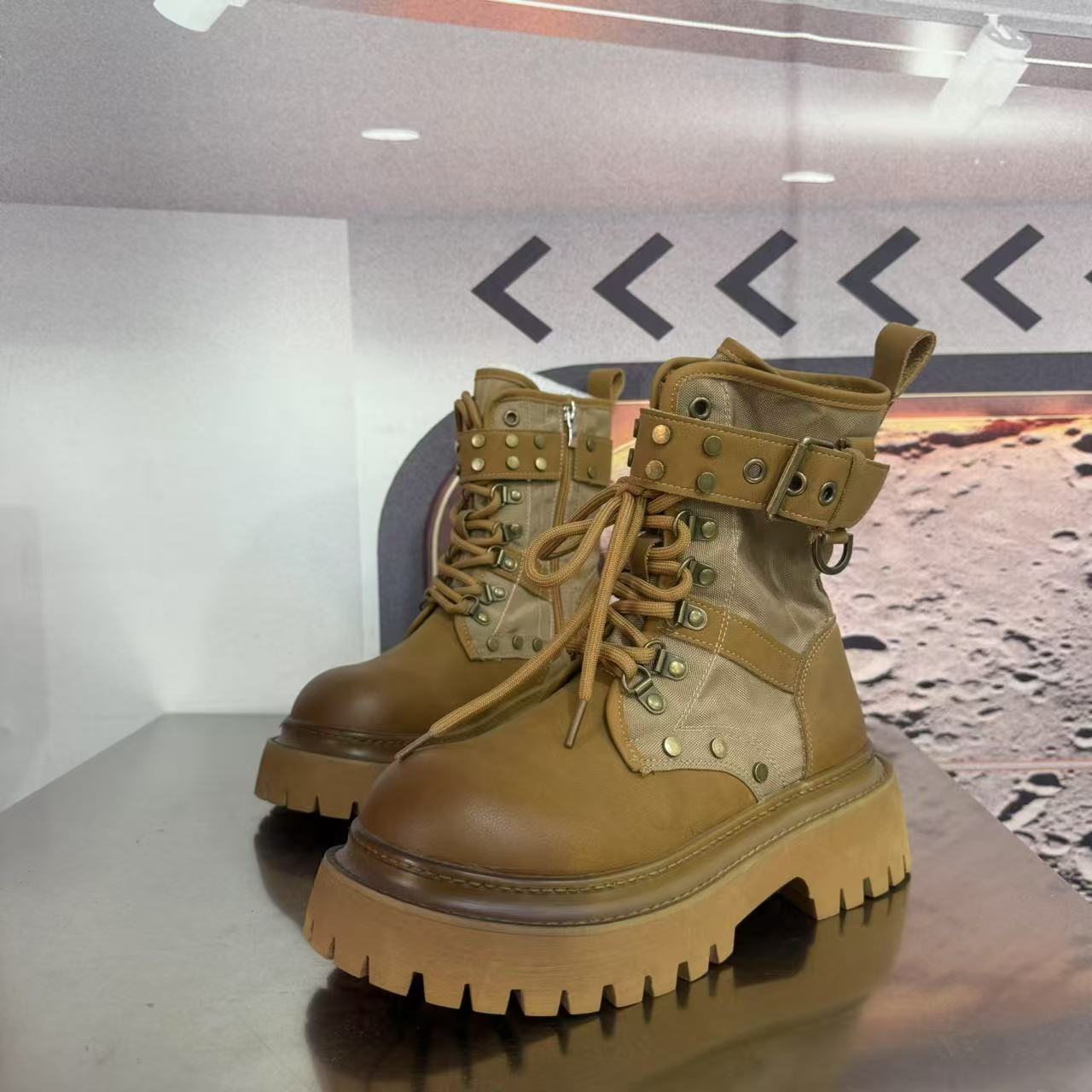 5802-1新款2025单里精品百搭潮流马丁靴中筒烟筒黑色女士