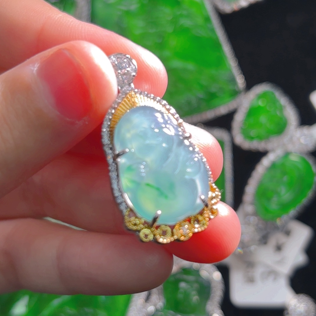 翡翠颈饰未镶嵌财神