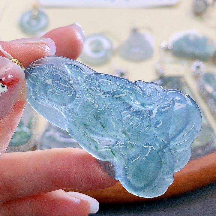 翡翠颈饰18K金镶嵌翡翠