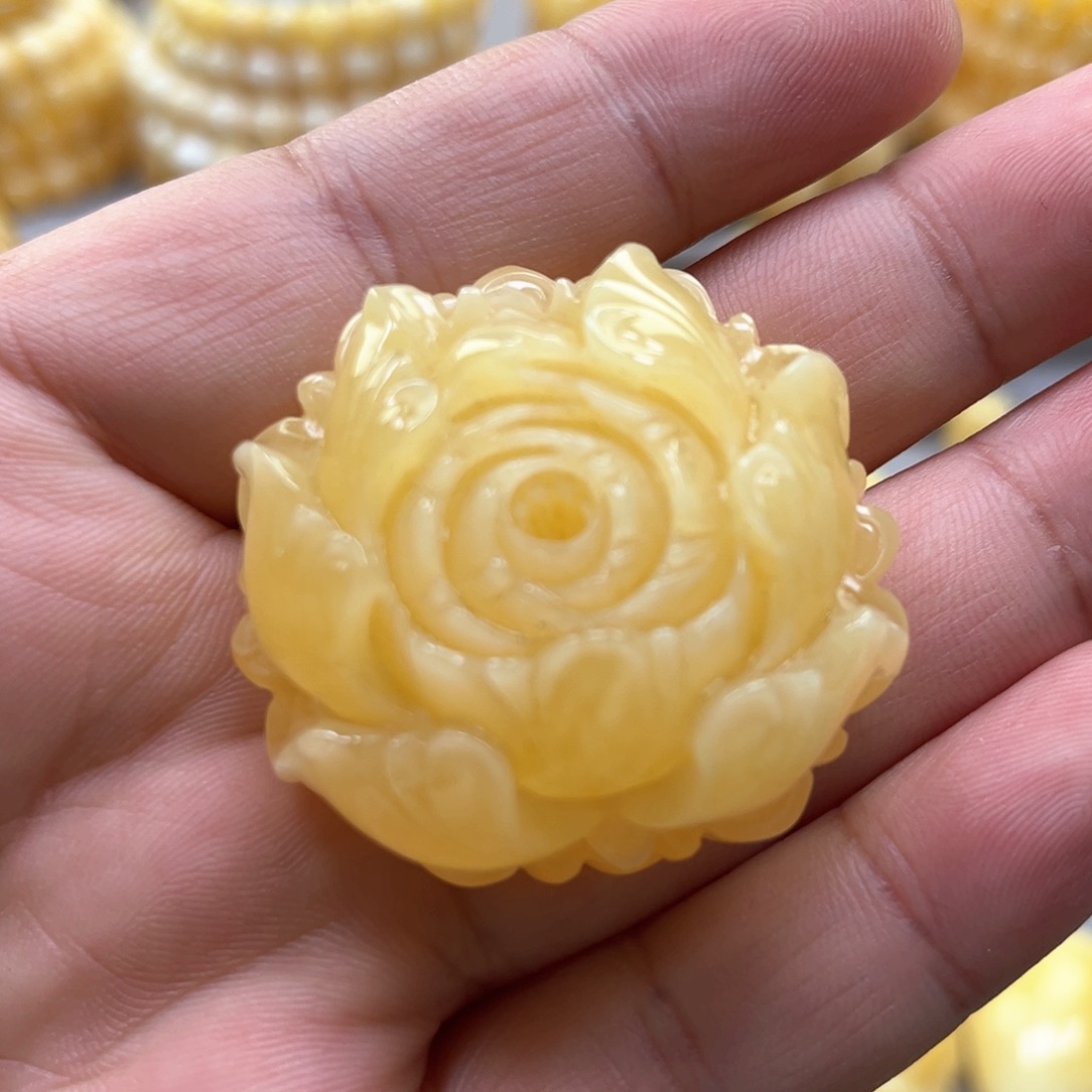 琥珀颈饰未镶嵌吊坠