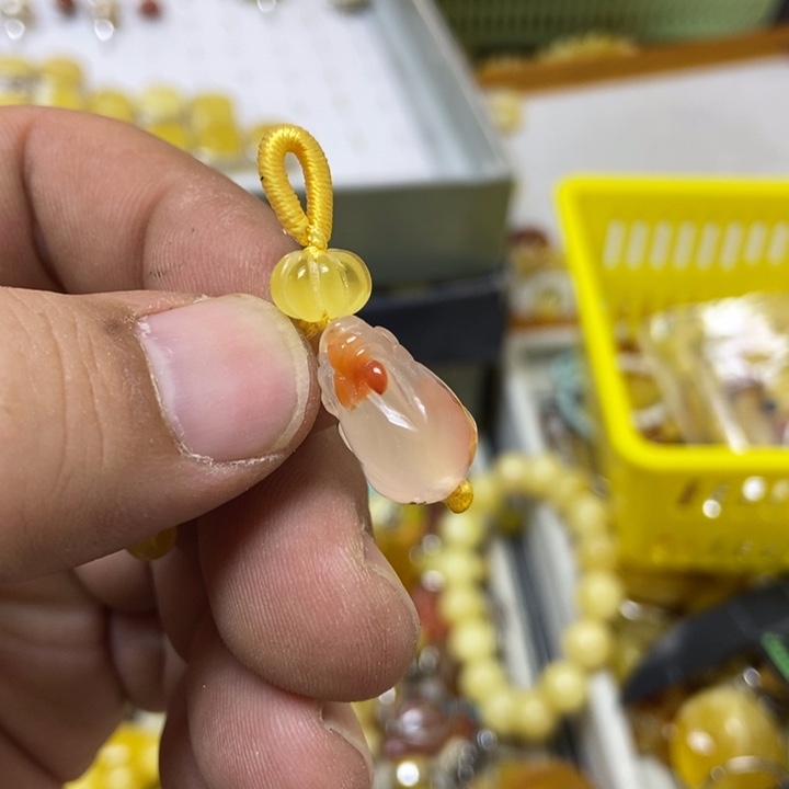 南红玛瑙未镶嵌戒指吊坠