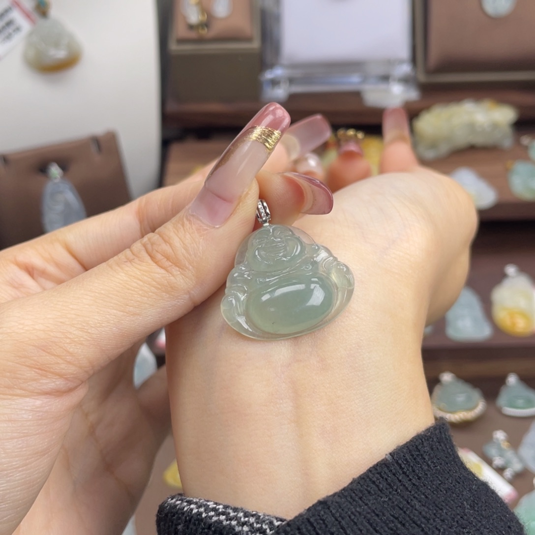 翡翠颈饰未镶嵌翡翠