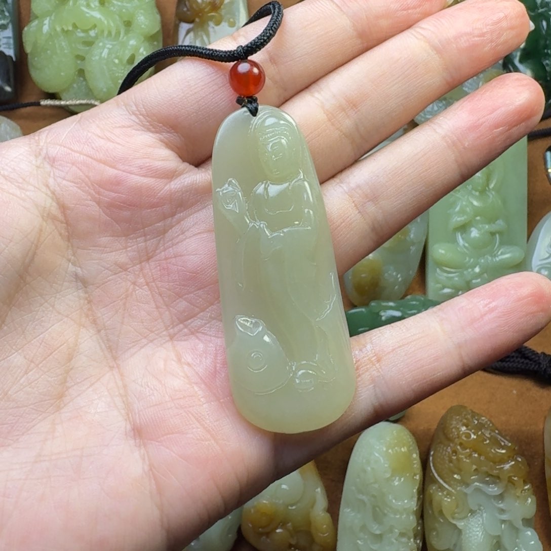 和田玉颈饰未镶嵌