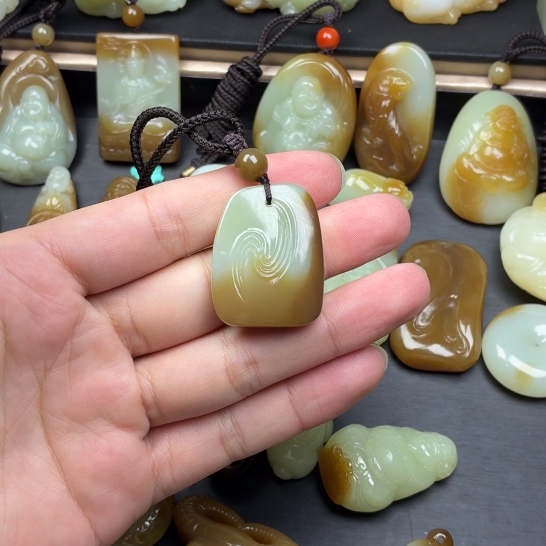 家***田和田玉（糖玉）未镶嵌颈饰